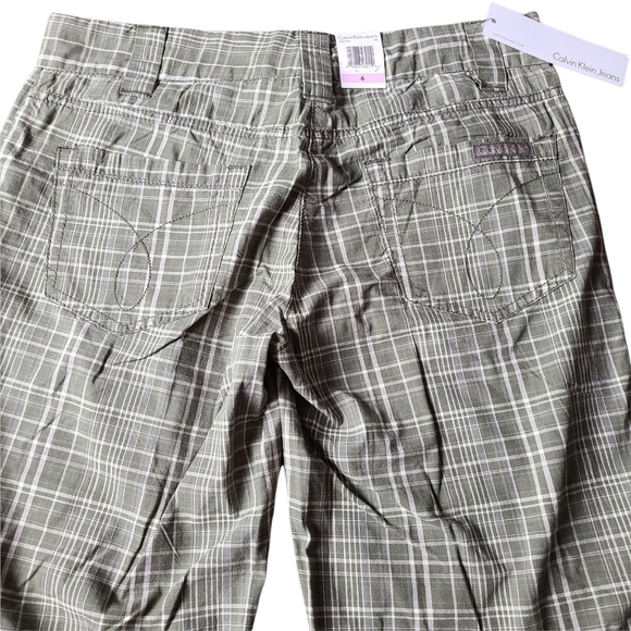 Calvin Klein Jeans green plaid khaki shorts - Picture 7 of 12